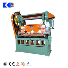 Expanded metal mesh machine